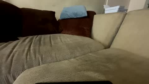 juuneet online show from October 8, 3:02 am