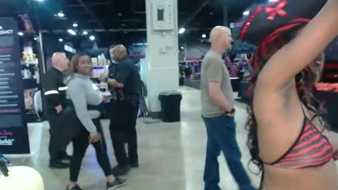 Aki Kim online show from April 12, 6:34 pm