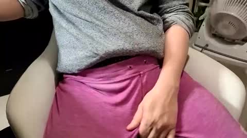 KI e697a5e69cac online show from October 28, 4:41 pm