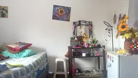 k_mabell online show from December 17, 6:47 pm