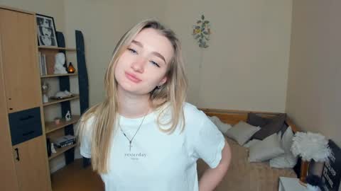 Alice online show from April 19, 8:04 am