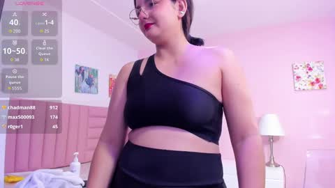 Kyelie online show from October 5, 9:55 pm