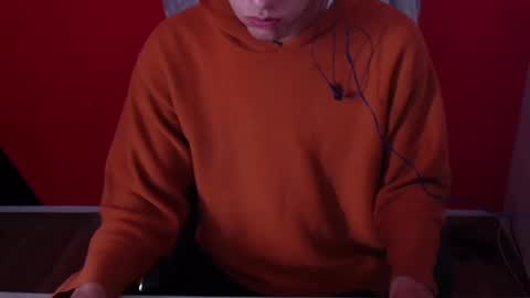 kael_art_d online show from October 6, 8:59 pm