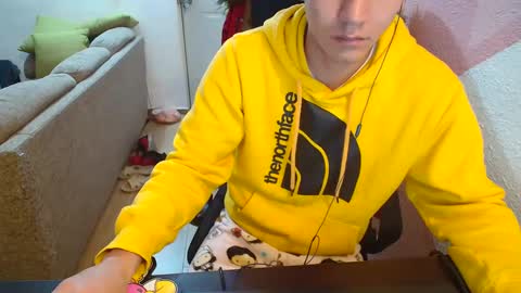 kael_art_d online show from December 6, 5:03 am