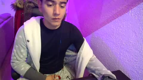 kael_art_d online show from December 14, 8:23 am