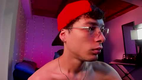 Kael Owens online show from September 22, 8:57 pm