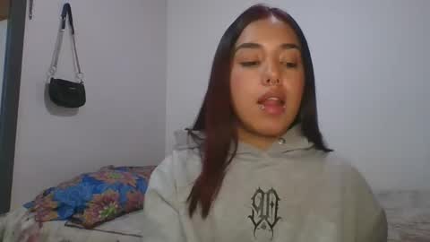 KAHELIINDEPENDENT MODEL online show from March 8, 7:31 pm