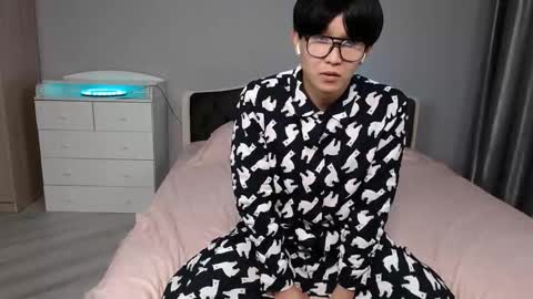 Kai Chicken online show from December 2, 9:02 pm