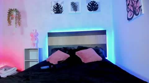         online show from April 22, 2:19 am