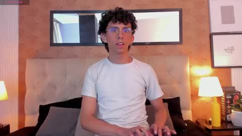 kai online show from April 18, 3:19 am