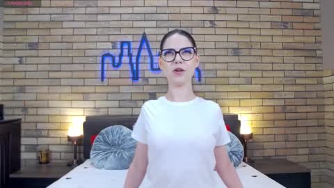 Kaila Lewis online show from September 18, 6:45 pm