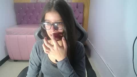 Kailee online show from April 17, 1:13 pm