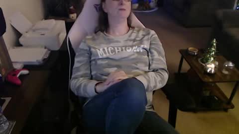 Camprincess331 online show from December 16, 2:41 am