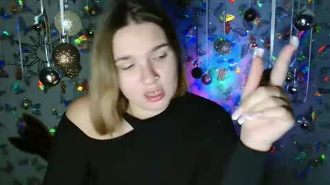 Kaitlin online show from November 21, 6:28 pm