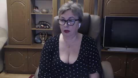 kalliiina online show from November 25, 8:02 am