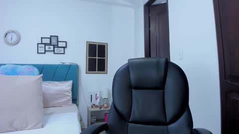 Kamilalopez online show from November 8, 11:41 pm