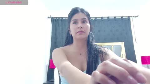 kamgomezxox online show from December 5, 2:44 am