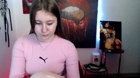 kamilla_love_ online show from March 7, 3:56 pm