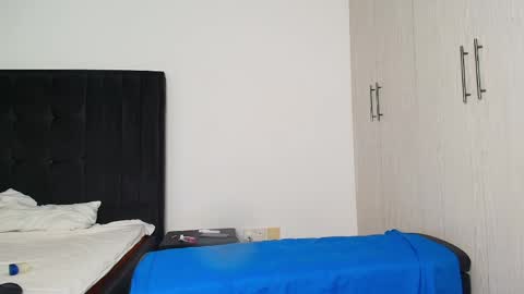 kandy_sweetss online show from April 19, 7:27 pm