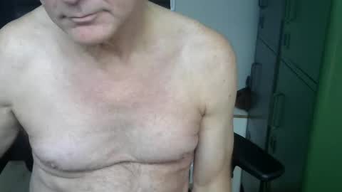 Robbie online show from December 8, 11:35 am