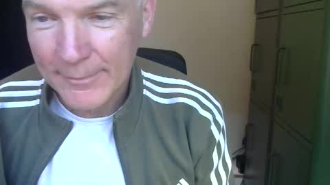 Robbie online show from April 21, 4:52 am