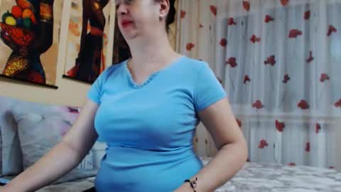 Snapshot of karenagirasoles chatting on October 21, 3:48 pm karenagirasoles online show from October 21, 3:48 pm