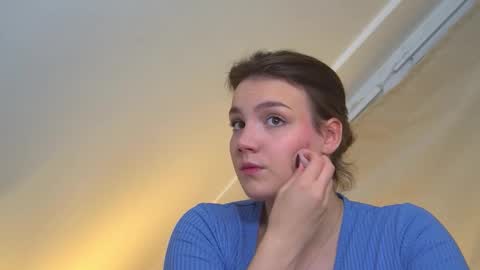 Karen online show from October 16, 6:40 pm