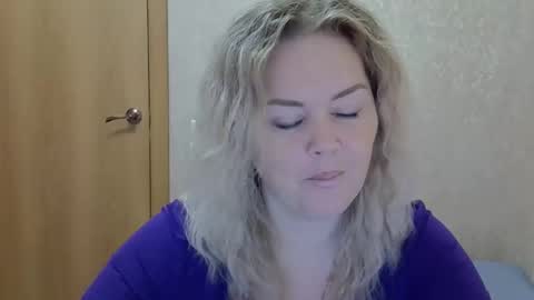 karennelsonx online show from November 16, 11:23 am