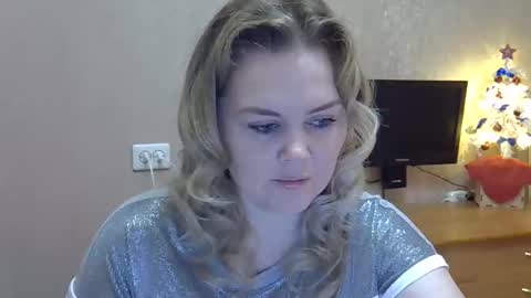 karennelsonx online show from December 17, 11:28 am