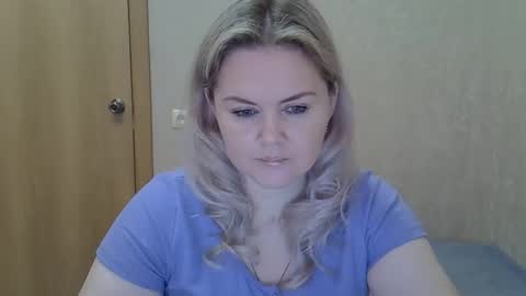 karennelsonx online show from March 17, 10:31 am