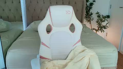 kari_brooks online show from July 25, 11:41 am