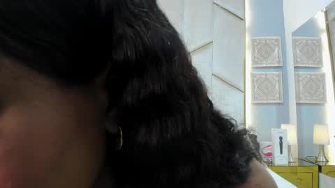 karinaacox online show from April 19, 6:10 pm