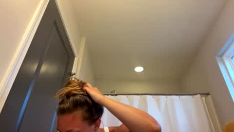 karinabambina00 online show from July 21, 12:01 am