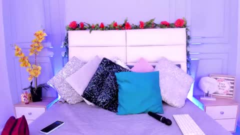 Karla Gonzaless online show from March 11, 6:52 pm