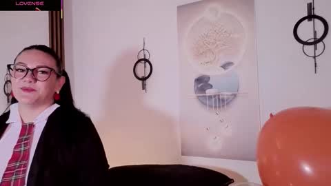 Snapshot of karla_valk1 chatting on October 18, 11:47 am karla online show from October 18, 11:47 am