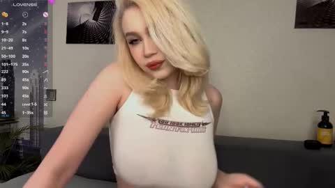 Olivia online show from February 3, 2:30 am