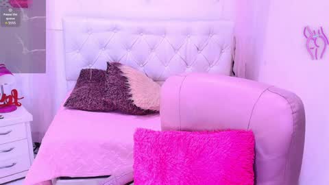 karol online show from April 4, 10:39 pm