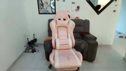    online show from March 11, 12:50 pm