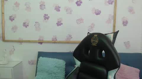 Karol online show from April 10, 9:52 pm