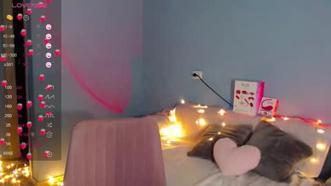 Kira online show from October 2, 2:43 am