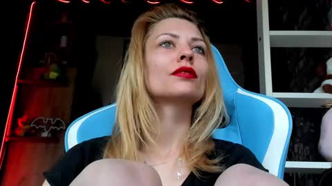 karoline121 online show from March 19, 5:57 am