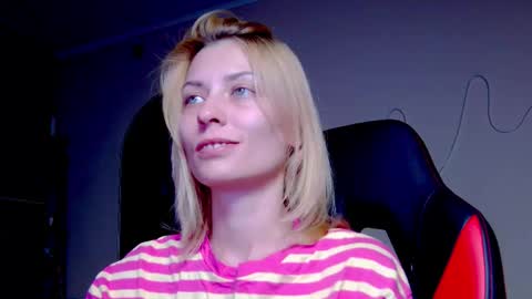 karoline121 online show from October 2, 8:40 pm