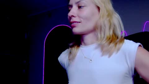 karoline121 online show from September 30, 8:19 pm