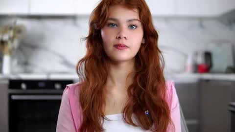 lina online show from November 25, 11:20 am