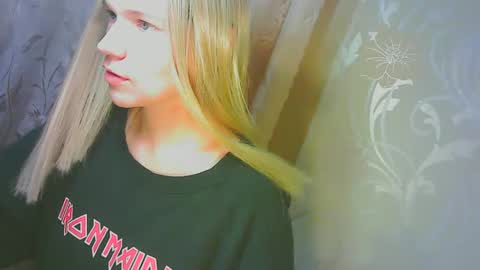 Caroline Fox online show from September 18, 10:52 am