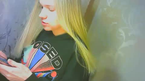 Caroline Fox online show from September 26, 10:56 am