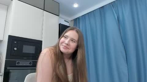 Mary online show from June 15, 8:12 pm