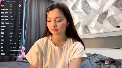 Kira online show from October 12, 1:15 pm