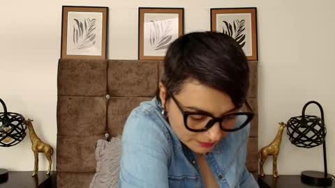 kat paradisse online show from October 7, 8:38 pm