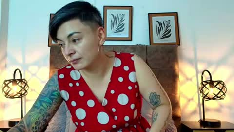 kat paradisse online show from July 15, 12:10 pm